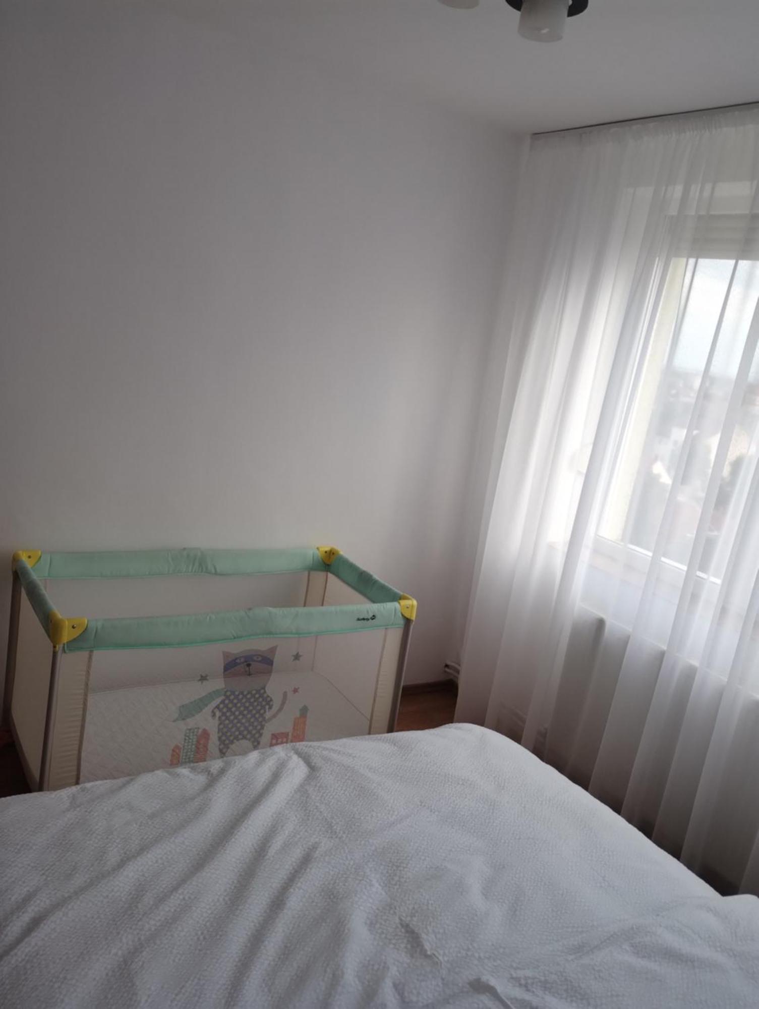 Riverside White Apartment Satu Mare Exterior photo